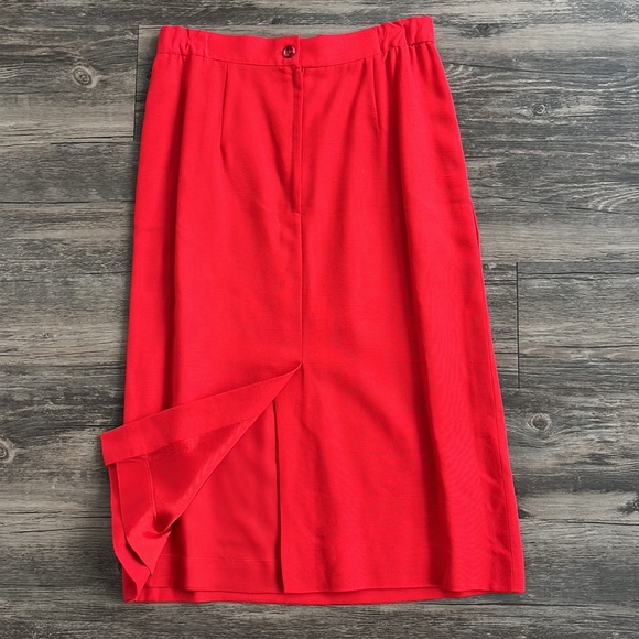 Neiman Marcus | Red Skirt Set | 8 - Picture 17 of 17